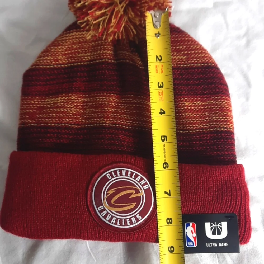 NBA Ultra Game Cleveland Cavaliers Adult Knit Hat OSFM with Pom Beanie NEW tag